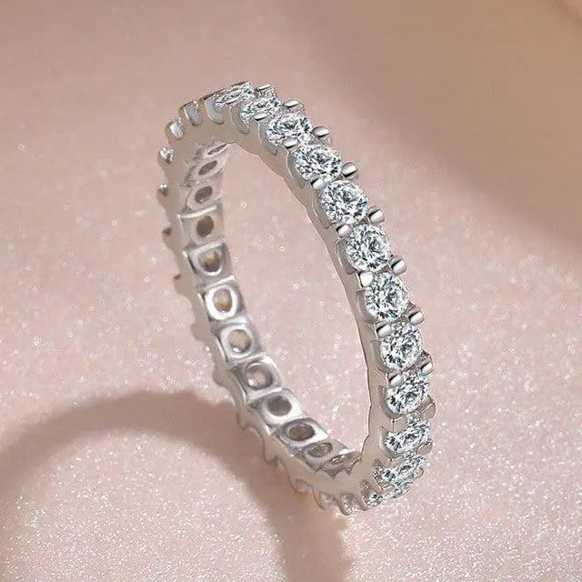 Emma™ | Silver ring with an inset zirconia
