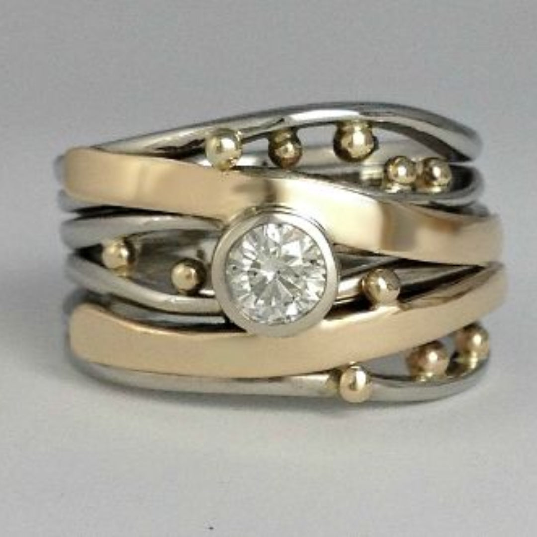 Emma™ | Ring with zirconia and gold inlay