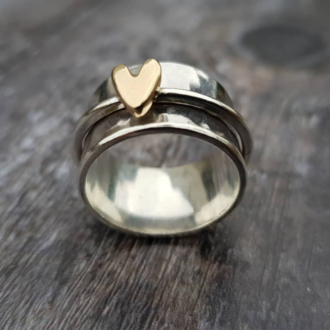 Emma™ | Gold ring with a heart