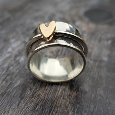 Emma™ | Gold ring with a heart