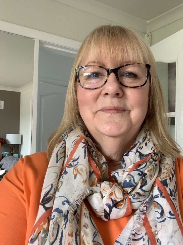 <h2>Customers love Emma & Liam Charleston</h2>