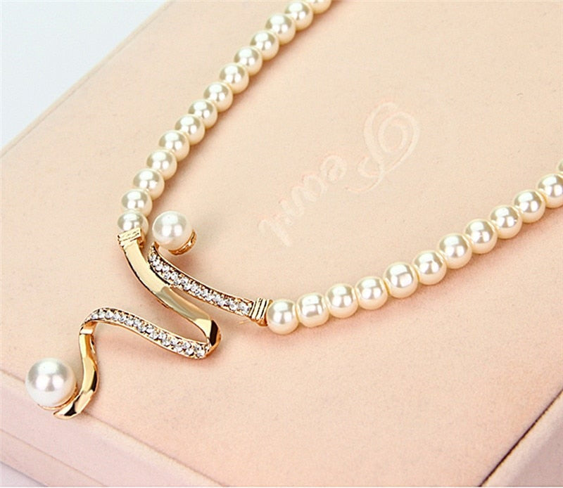 Emma™ | Earring and ring set with natural pearl and silver