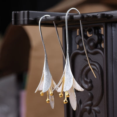 Emma™ | Silver earrings in the shape of flowers