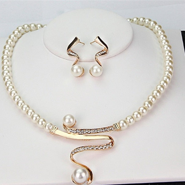 Emma™ | Earring and ring set with natural pearl and silver