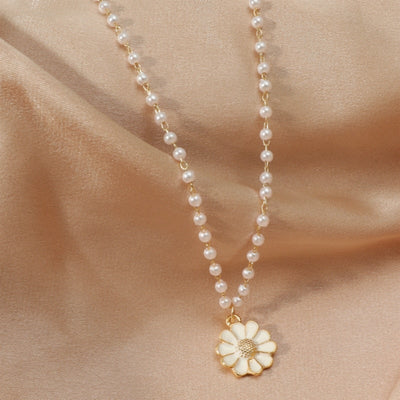 Emma™ | Daisy pendant with pearls