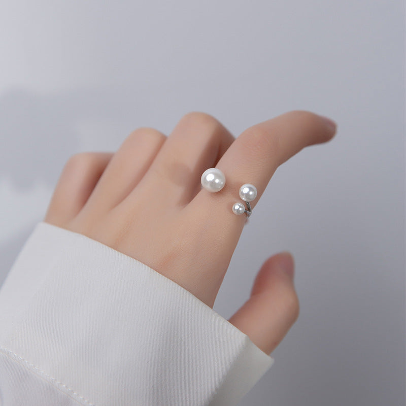 Emma™ | Adjustable Triple Pearl Ring