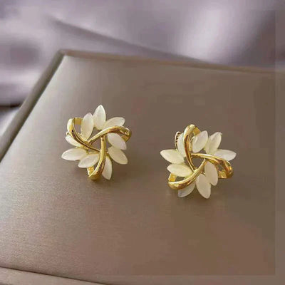 Emma™ | Luxury earrings with white opal in gold