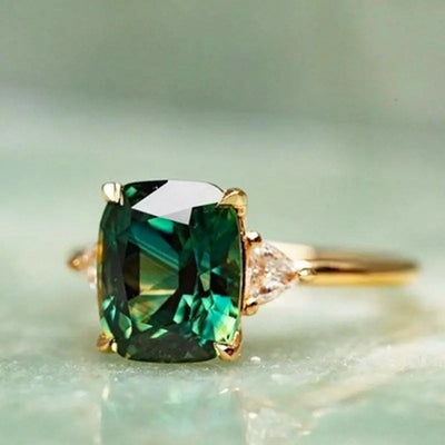 Emma™ | Elegant ring with emerald