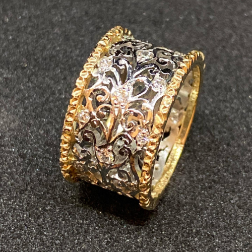 Emma™ | Vintage ring with zirconia and ivy motif