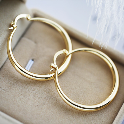 Emma™ | Gold hoop earrings