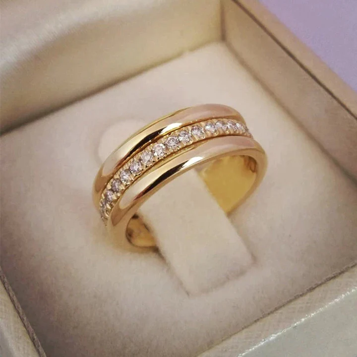 Emma™ | Vintage ring with zirconia setting