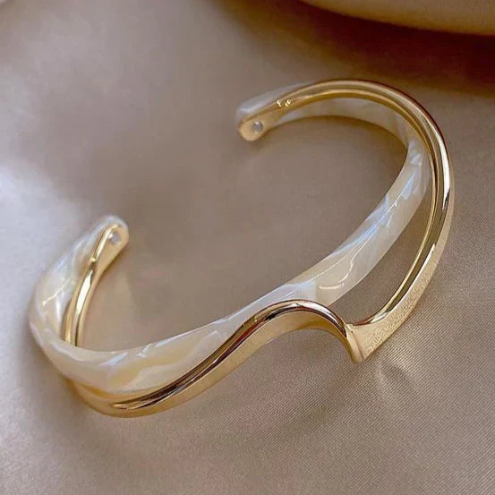 Emma™ | Gold bracelet with white opal
