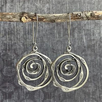 Emma™ | Earrings with a silver labyrinth