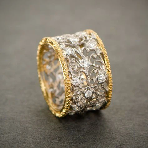 Emma™ | Vintage ring with zirconia and ivy motif
