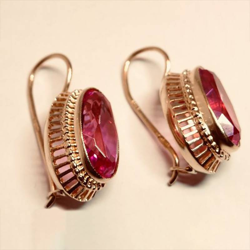 Emma™ | Earrings with a red crystal in rose gold