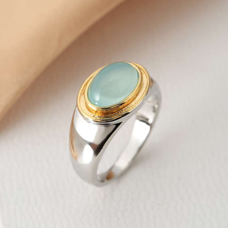 Emma™ | Vintage ring with a moonstone
