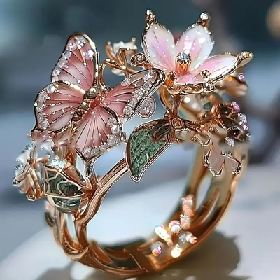 Emma™ | Ring with a light butterfly and zirconia