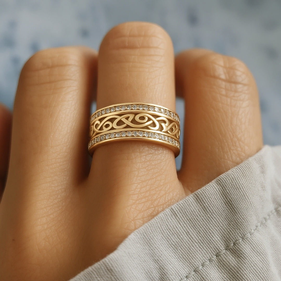 Emma™ | Bright Openwork Gold Ring