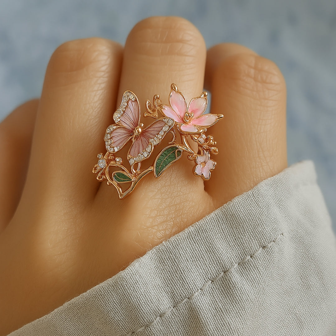 Emma™ | Ring with a light butterfly and zirconia