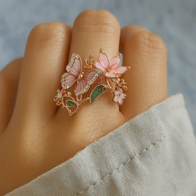 Emma™ | Ring with a light butterfly and zirconia